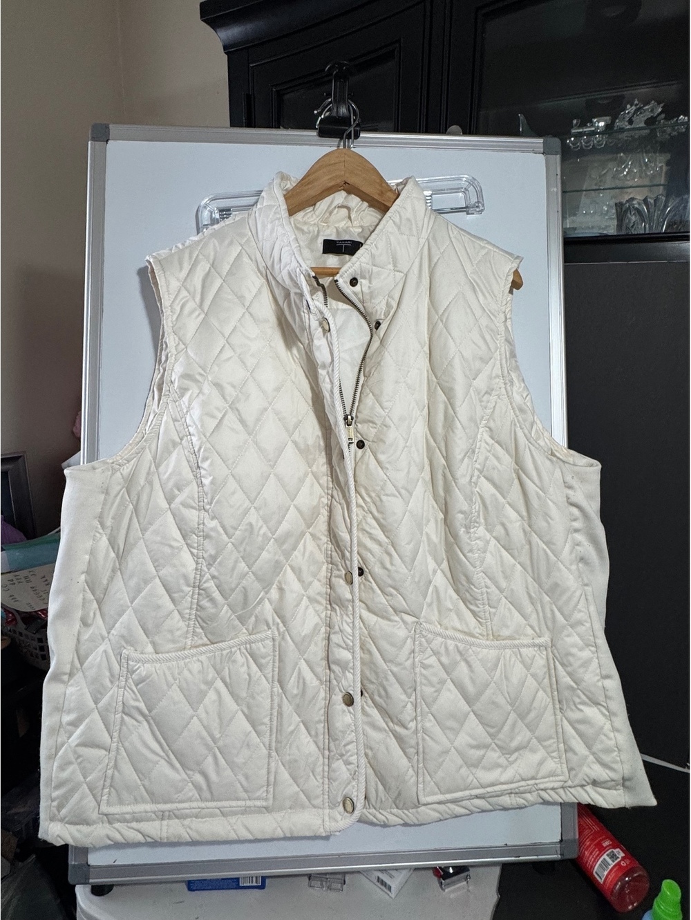 Tahari Woman Quilted Ivory Sleeveless Vest Size Large